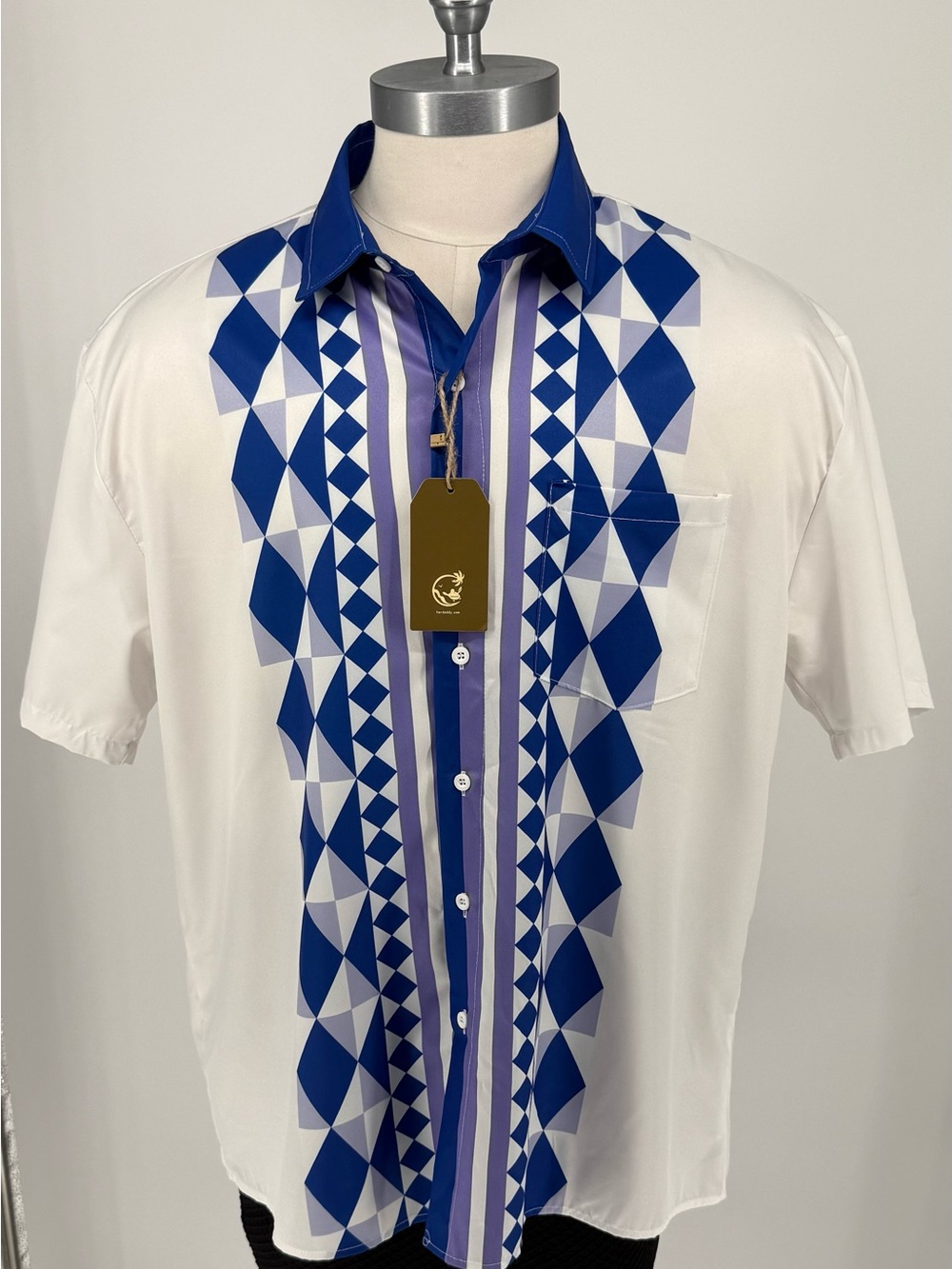 NWT Hardaddy Men's White Hawaiian Shirt with Blue & Lavender Geometric Print XL